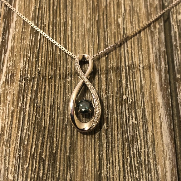 Blue, floating diamond pendant - Picture 2 of 2